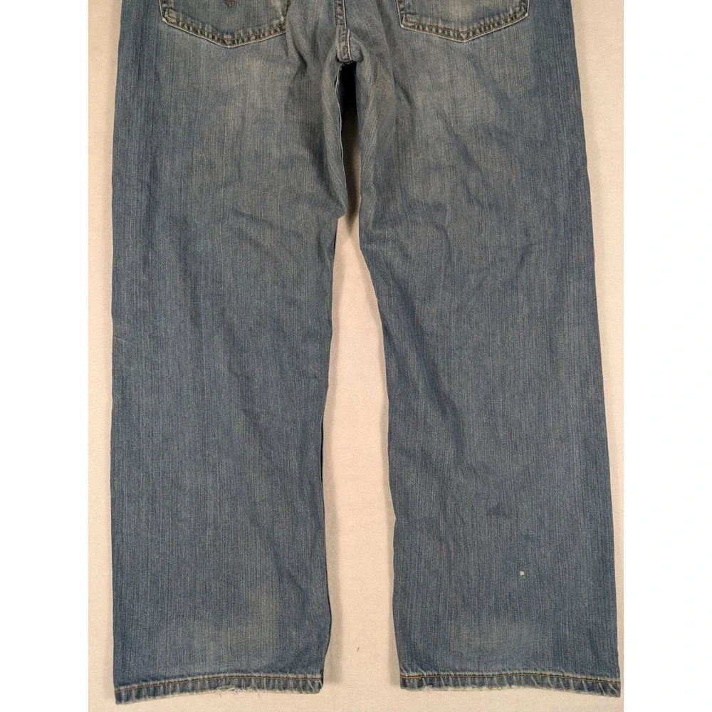 Levis levis 559